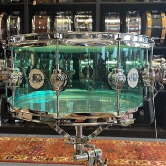 DW Design Acryl See Glass LIMITED