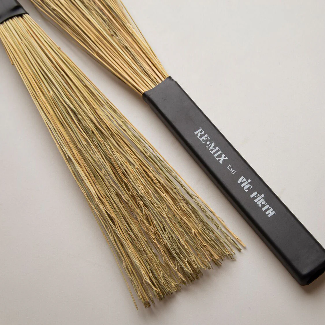 RM1 VicFirth RE MIX Brushes Broomcorn